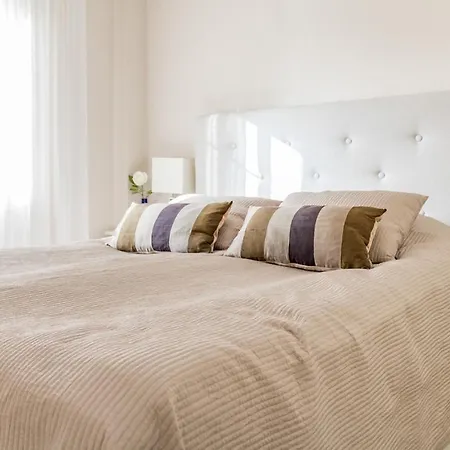 Beach Side Family Apartment Marbella